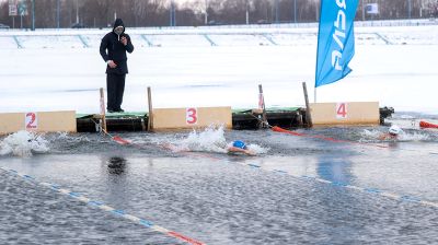 Соревнования по зимнему плаванию проходят в Бресте