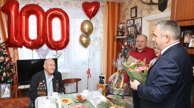 В Гомеле поздравили ветерана ВОВ Николая Касперовича с 100-леним юбилеем