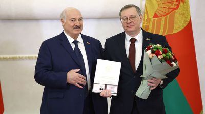 Лукашенко привел к присяге судей Конституционного и Верховного судов