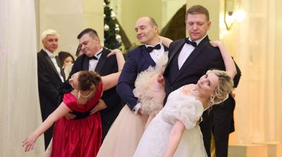 "Хотя бы на миг почувствовать себя Золушкой, пусть и взрослой". Большой театр встретил старый Новый год 