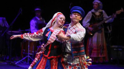 Новую театрализованную программу "Масленка" представил хореографический ансамбль "Хорошки"