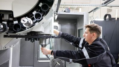 Аспирант ВГТУ разрабатывает программу для производства нетиповых деталей на станках с ЧПУ 