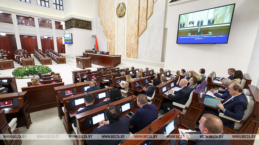 Правительство Беларуси работает над модернизацией системы пособий по уходу за ребенком