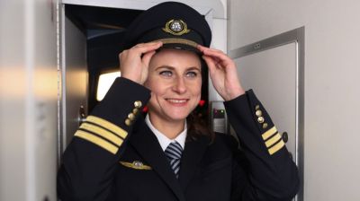 "Эйфория от первого полета всегда со мной". Как женщина-пилот покорила небо