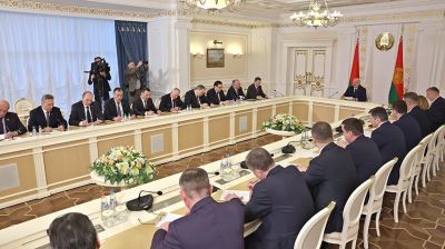 Где и как в Беларуси будут учить профессиям будущего? Вопрос стал темой совещания у Лукашенко 