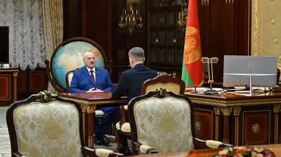 Лукашенко заслушал доклад Кухарева о ситуации в Минске