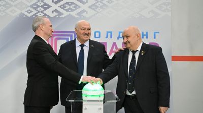 Лукашенко в Минске дал старт работе уникального производства в сфере микроэлектроники