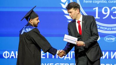 Дипломы ВГМУ получили 27 иностранных студентов