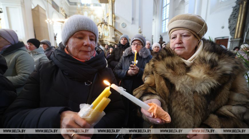 Католики празднуют Сретение Господне