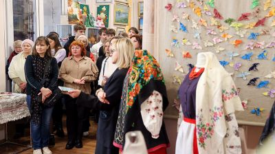 Богатство культуры через простые вещи. Выставка "Народ багаты на розныя святы" открылась в Гомеле 