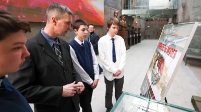 Нагрудный знак "Бойцу Красной гвардии и Красному партизану" представили в Музее истории ВОВ 