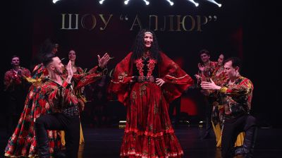 Сольный концерт коллектива "Аллюр" прошел на сцене Молодежного театра эстрады