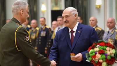 Праздник тех, кто является оплотом мира и стабильности. Лукашенко про День защитников Отечества и ВС