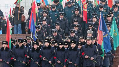 Праздник мужества и верности долгу: в регионах Беларуси 23 февраля прошли торжественные митинги