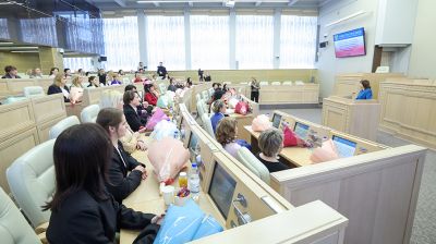 В Совете Республики прошла встреча с работницами ЖКХ