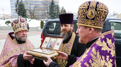Частица Пояса Пресвятой Богородицы доставлена в Свято-Духов кафедральный собор в Минске 
