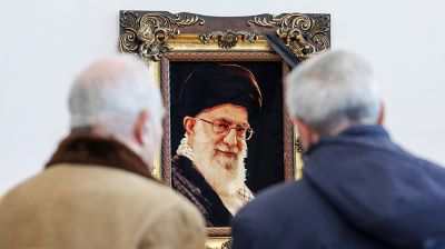 В книге соболезнований в посольстве Ирана в Беларуси продолжают оставлять записи