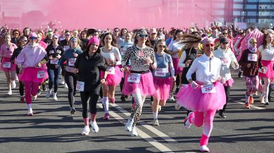 "Заряд эндорфинами и цветы на финише". "Красивый забег" прошел в Минске