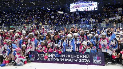 В хоккей играют не только мужчины. Всемирный женский хоккейный матч прошел в Минске