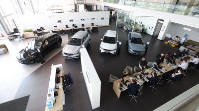 Белорусы все чаще выбирают электромобили. Что интересного предлагают на отечественном рынке