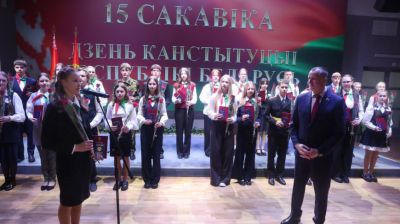 Шаг во взрослую жизнь: в Могилеве самым талантливым и творческим ребятам региона вручили первые паспорта