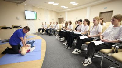 Стартовал проект "Запусти сердце". Десятиклассников по всей стране будут учить доврачебной помощи 