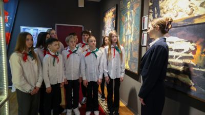 "Отклик читается в глазах". В школах Беларуси прошел единый урок, посвященный трагедии в Хатыни