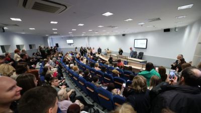 Писательница Дарья Донцова встретилась с читателями Беларуси и привезла новые книги