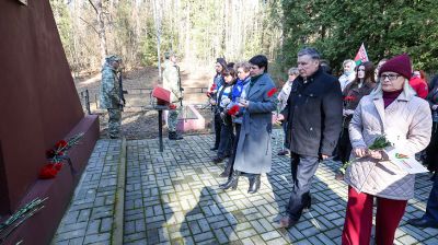 Нельзя предать забвению. В Глубокском районе почтили память погибших жителей сожженных деревень