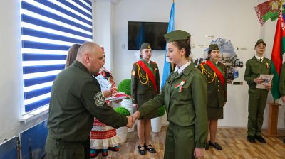 "Воспитать внутренний стержень". Чему научат школьников в новом военно-патриотическом клубе "АрмАдА"