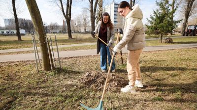 Весенняя уборка началась на улицах Минска 