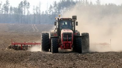 Аграрии Светлогорского района активно включились в посевную кампанию