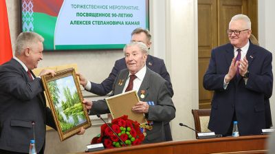 Председателя Совета Компартии Беларуси Камая поздравили в Палате представителей с 90-летием