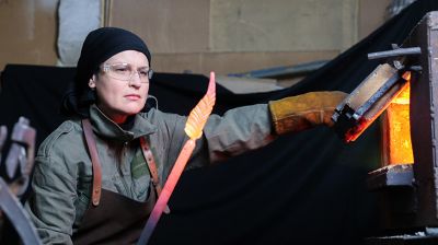 Расширяя границы возможного. Женщина-кузнец превращает металл в произведения искусства