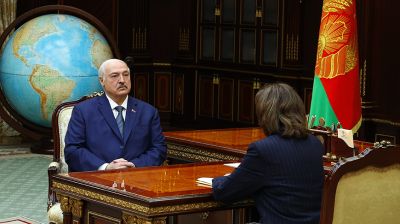 Лукашенко принял с докладом Кочанову