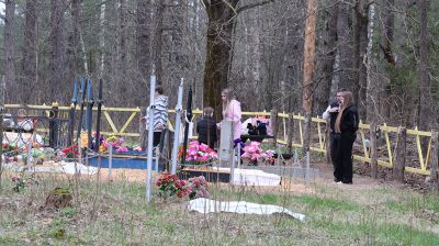 "Здесь наша история". Как на отселенных территориях Краснопольского района чтят память предков в Радуницу