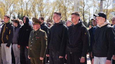 Торжественная отправка новобранцев на срочную военную службу прошла в Минске и регионах Беларуси