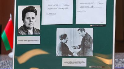 Выставка к 100-летию белорусского государственного деятеля Нины Снежковой открылась в НББ