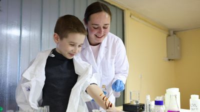 Реконструкция, научное шоу и лекторий: "Библионочь" проходит в Республиканской научной медицинской библиотеке  