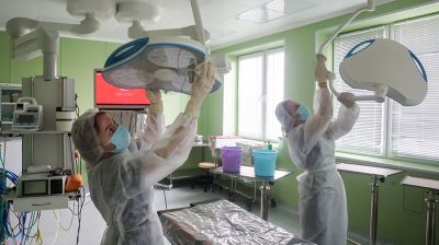 Студенты Могилевского медколледжа трудятся в составе студенческого отряда в областной клинической больнице 