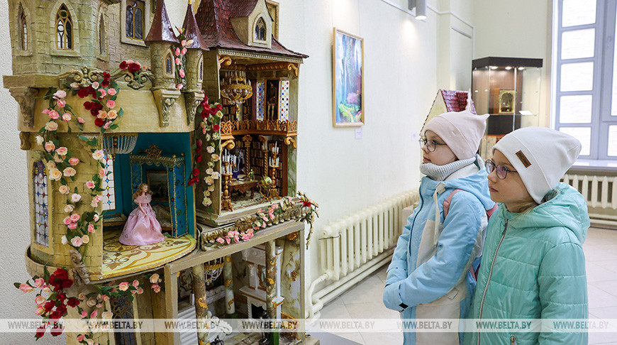 Выставка "Волшебный мир миниатюры" открылась в витебском музее частного коллекционирования
