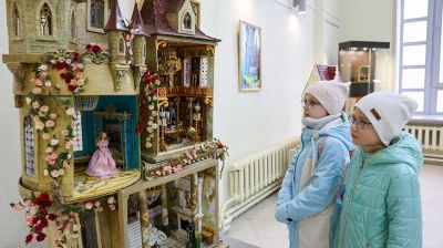 Выставка "Волшебный мир миниатюры" открылась в витебском музее частного коллекционирования