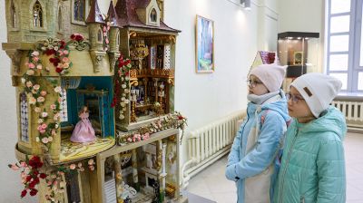 Выставка "Волшебный мир миниатюры" открылась в витебском музее частного коллекционирования 