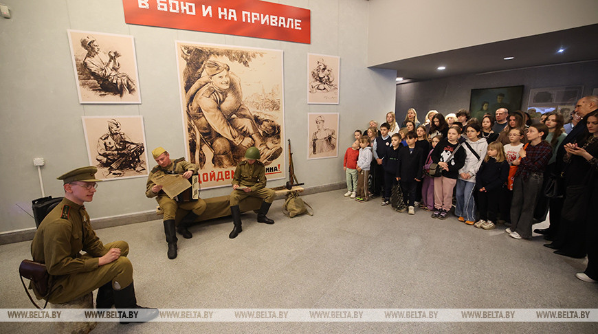 Творили в окопе и на привале. Выставка фронтового рисунка открылась в Минске 