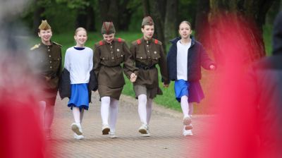Минчане и гости столицы празднуют 9 Мая