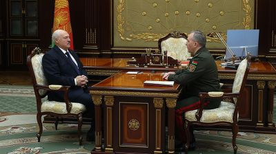 Лукашенко принял с докладом министра обороны