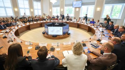 В ГрГУ состоялся открытый диалог министра информации со студентами