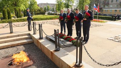 Участники заседания Группы высокого уровня Совмина СГ возложили цветы к Могиле Неизвестного Солдата 