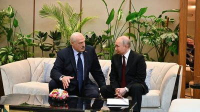 Лукашенко и Путин проводят встречу на полях саммита ЕАЭС в Астане 
