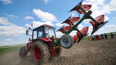 Смотр-конкурс "Лучший пахарь" проходит на выставке "Белагро-2026"